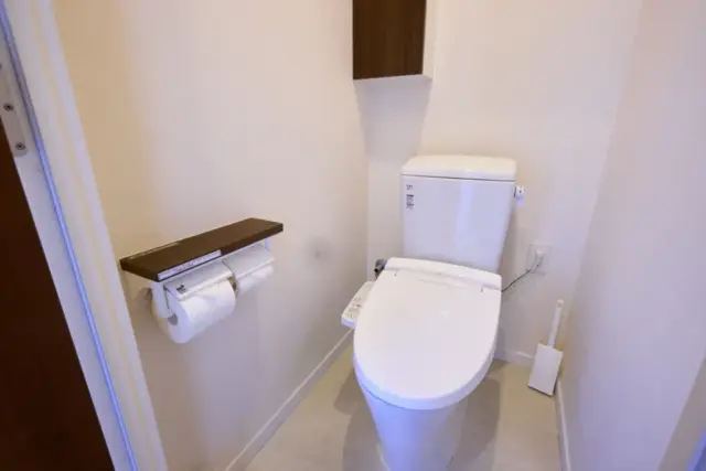 ファミリールーム - トイレ